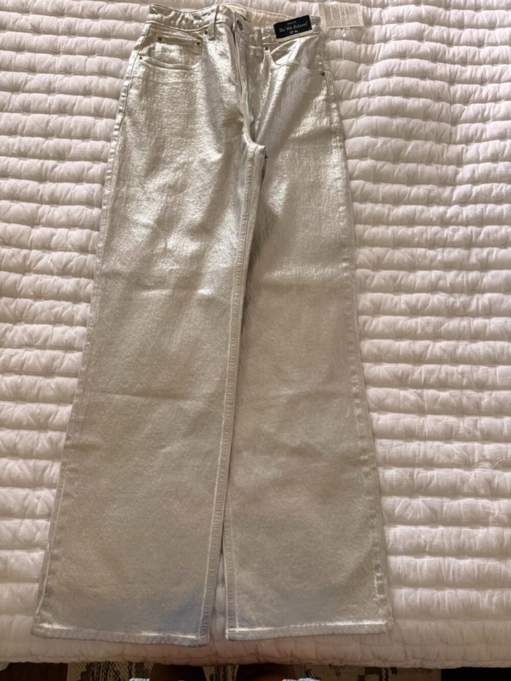 Abercrombie Curve Love ’90s Relaxed Metallic Silver Jeans NWT 27